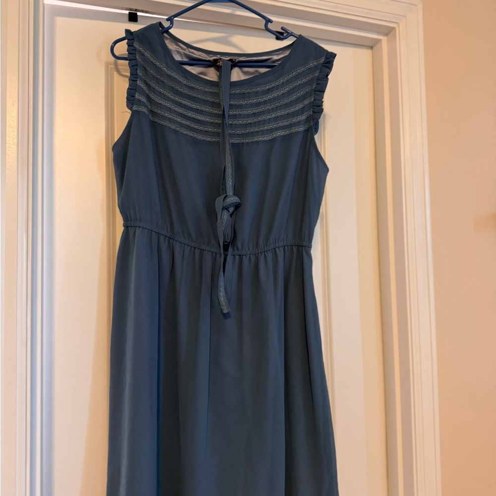 Elegant Blue Sleeveless Dress